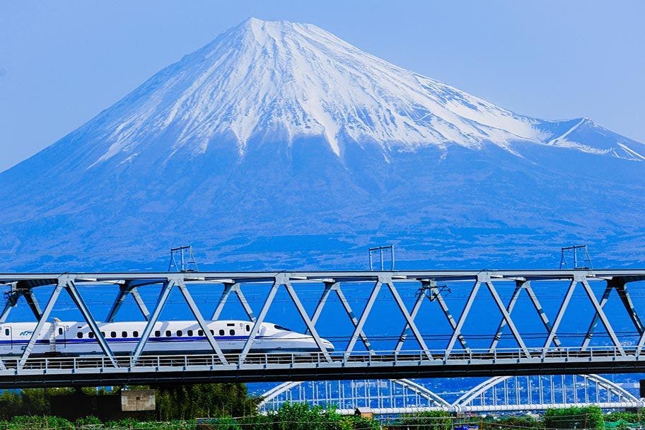 The view of Mt. Fuji from the Shinkansen. Photo Source: phgvu307 from Pixabay
