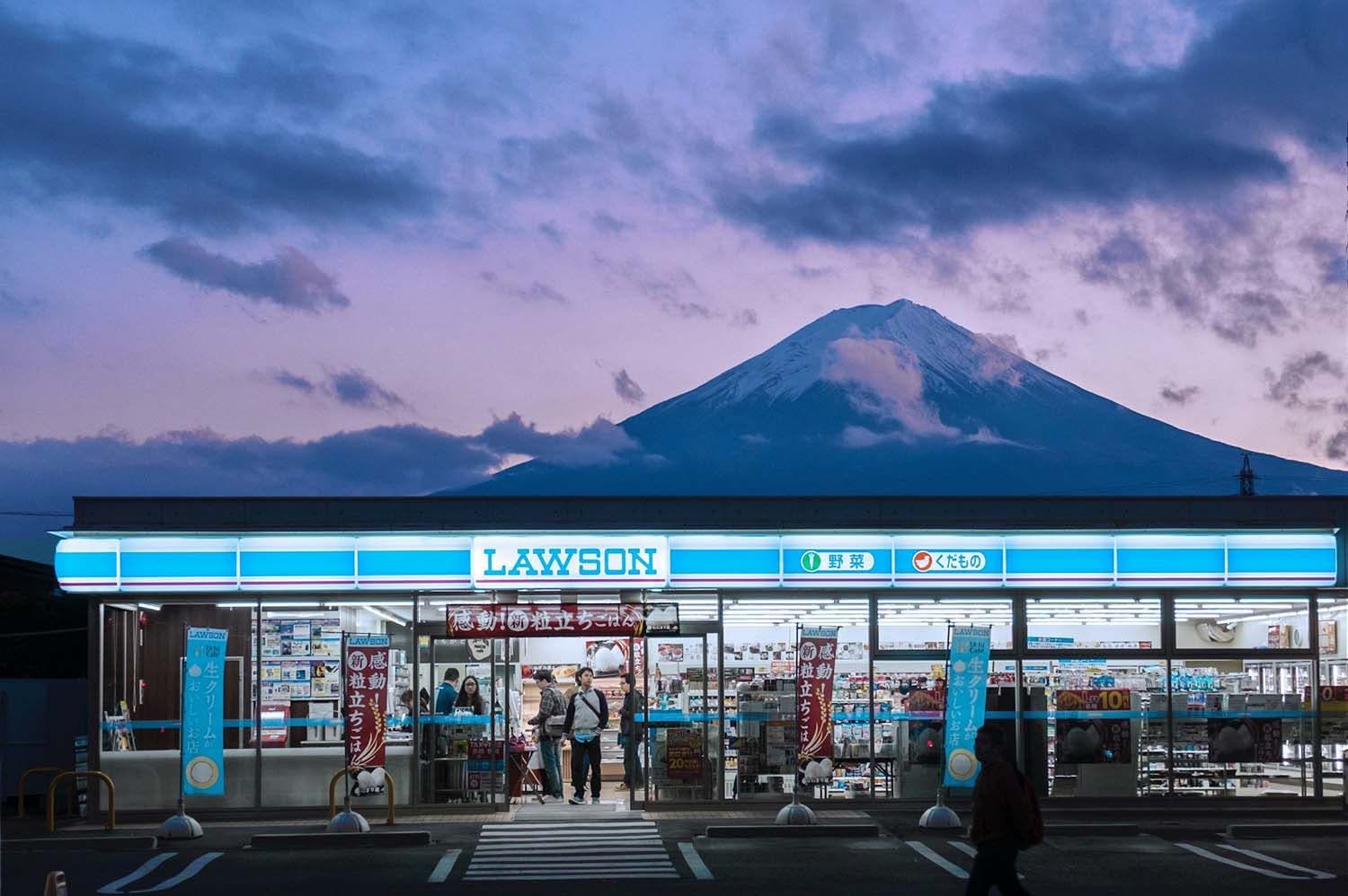 The famous view, now blocked, of Lawson under Mount Fuji in Yamanashi Prefecture. Photo source: Matt Liu (Unsplashed)