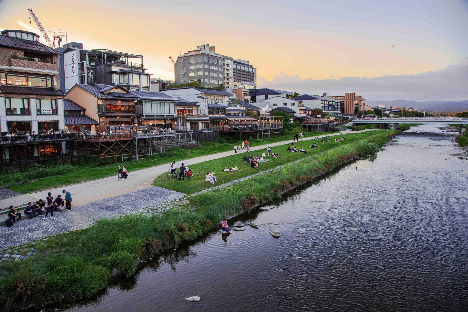 Kyoto is a great option for people to spend less on things like rent. Although Kyoto is a great place if you earn less, companies also pay less in this city. Photo source: James Saunders-Wyndham