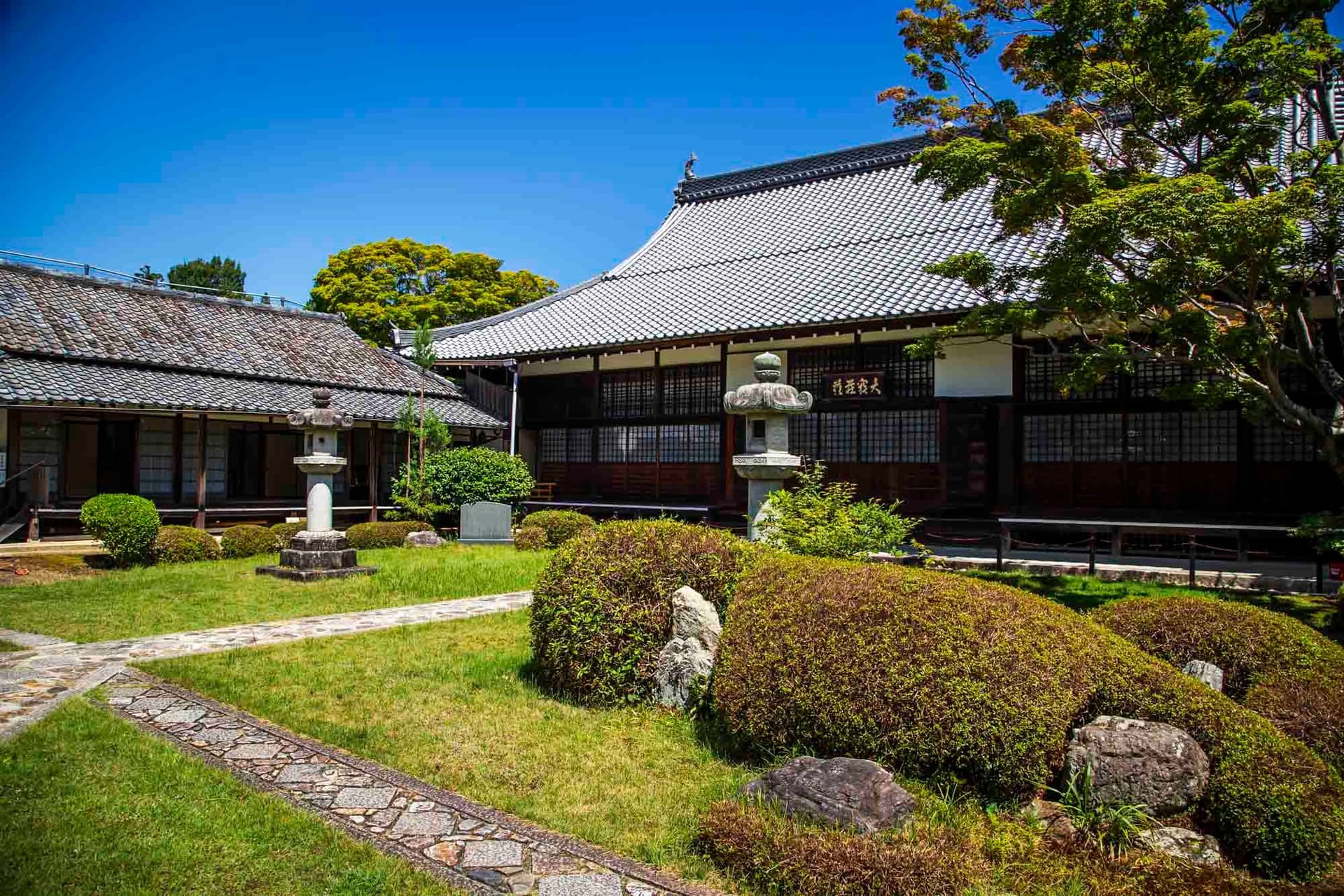 The front of Genko-an Temple. Beatuiful Zen gardens greet you as you enter the gates. Photo source: James Saunders-Wyndham